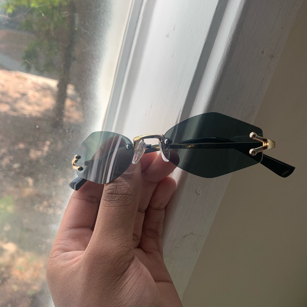 Black retro sunglasses